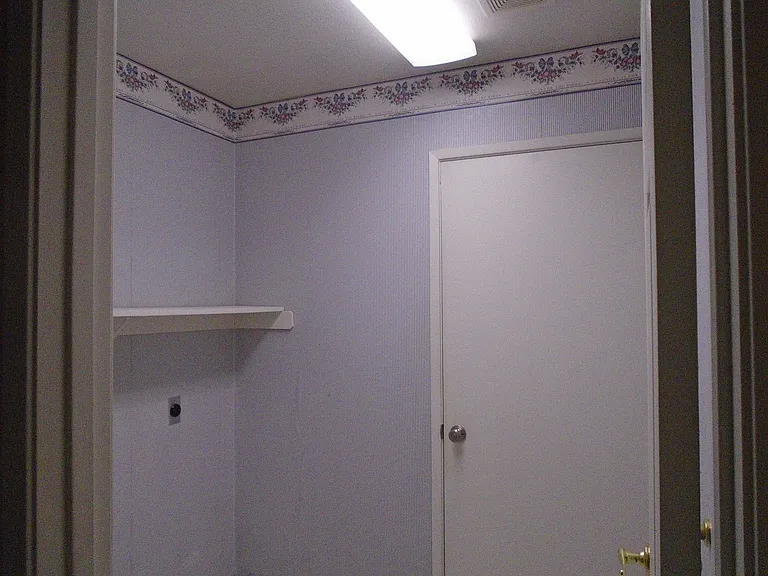 5319 Silvergate St — Photo 14