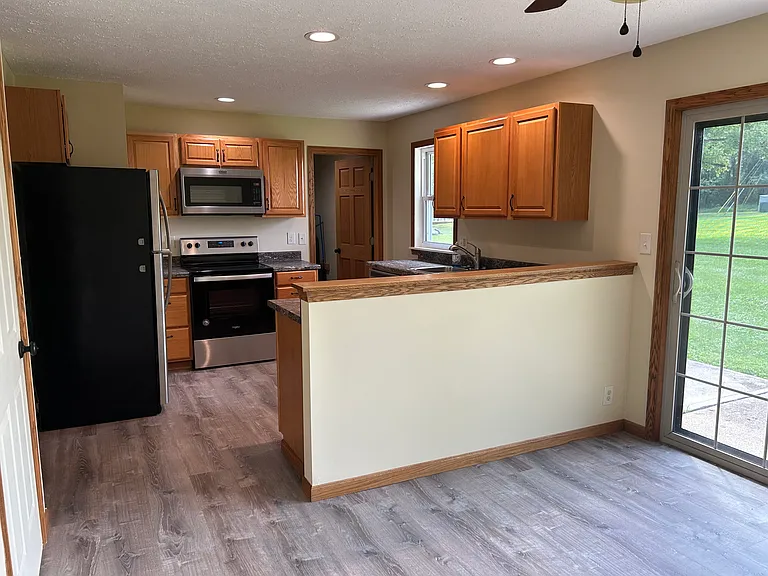 603 Greenbriar Cir — Photo 5