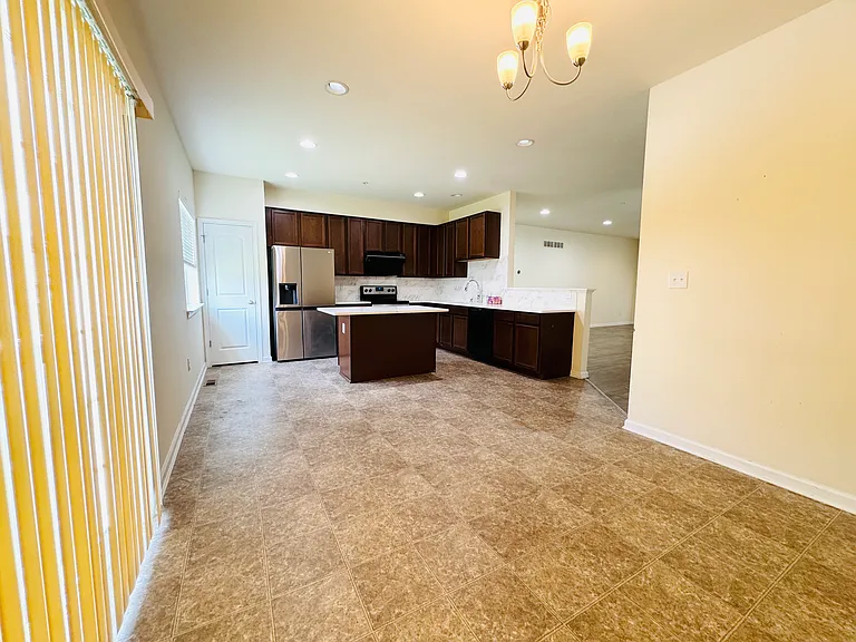 216 Mia Dr — Photo 5