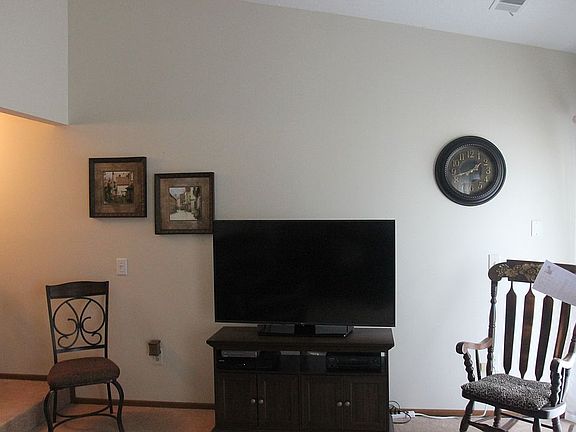 3rd image of 1343-1345 Castillion Dr NE