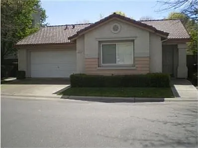 3689 Whispering Creek Cir photo 1