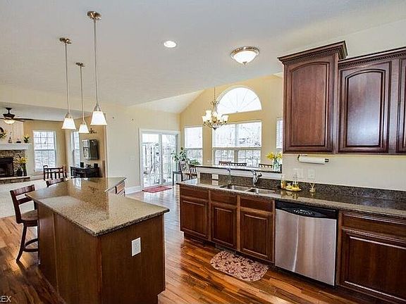 3rd image of 5607 Wycliffe Dr