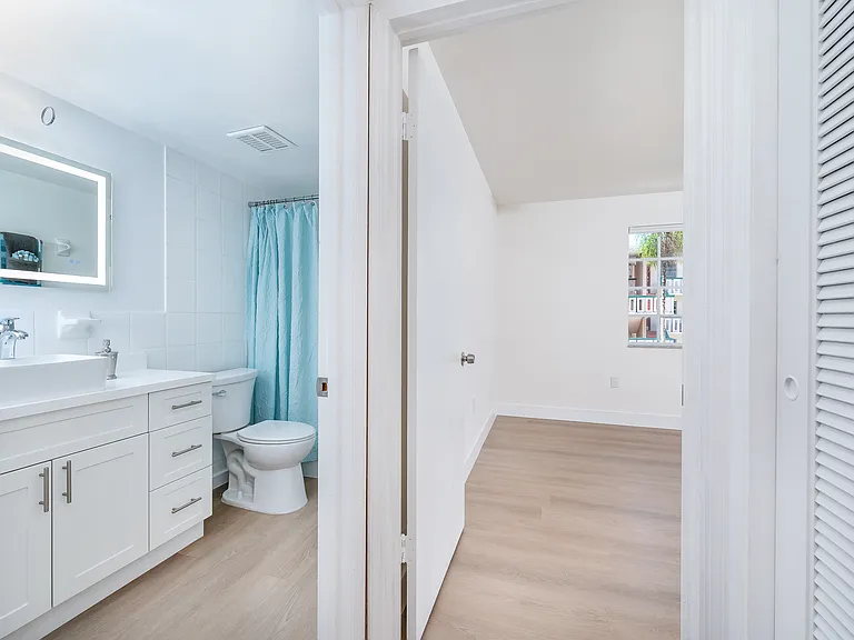 222 Madeira Ave #21 — Photo 9