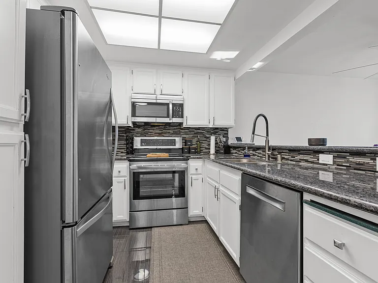 2280 Hurley Way #14 — Photo 4