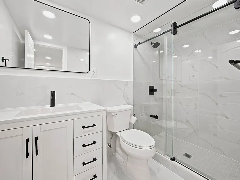 24-41 43rd St #Townhouse 1 — Photo 13