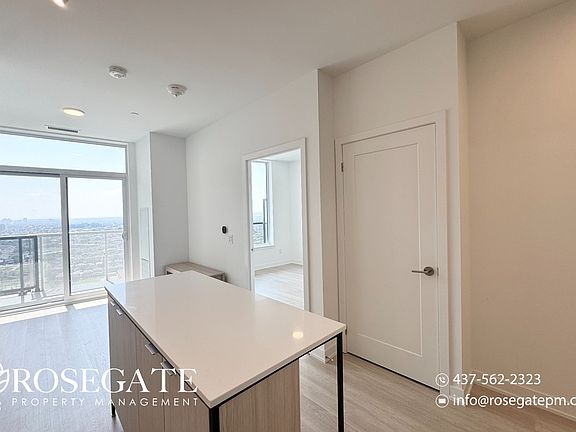 4th image of 5105 Hurontario St #2507