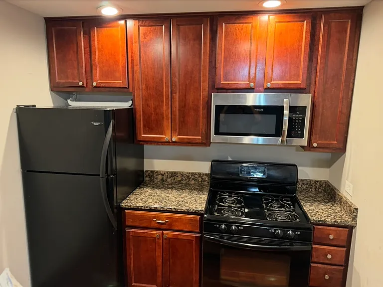 1317 W Taylor St #1R — Photo 4