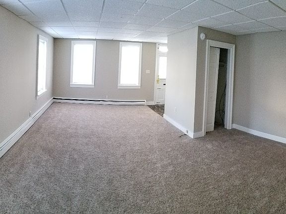 Spacious living room