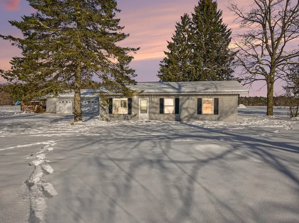 3955 N River Dr, Newaygo, MI 49337