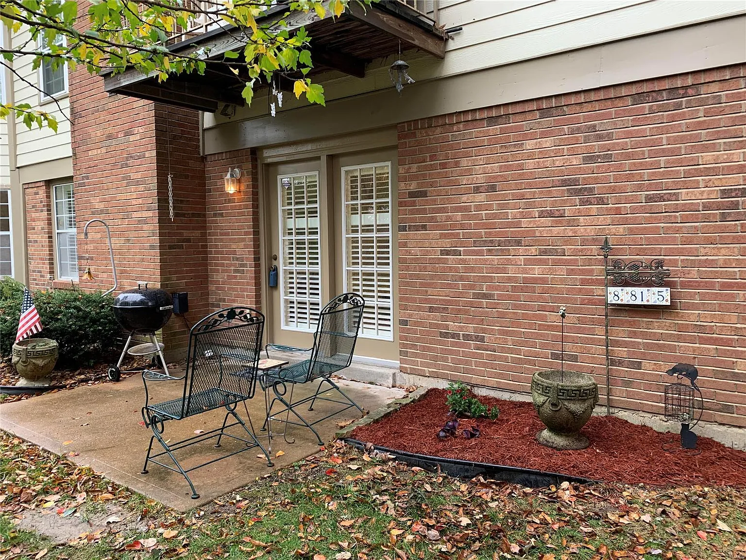 8815 Pardee Forest Dr APT B photo 1