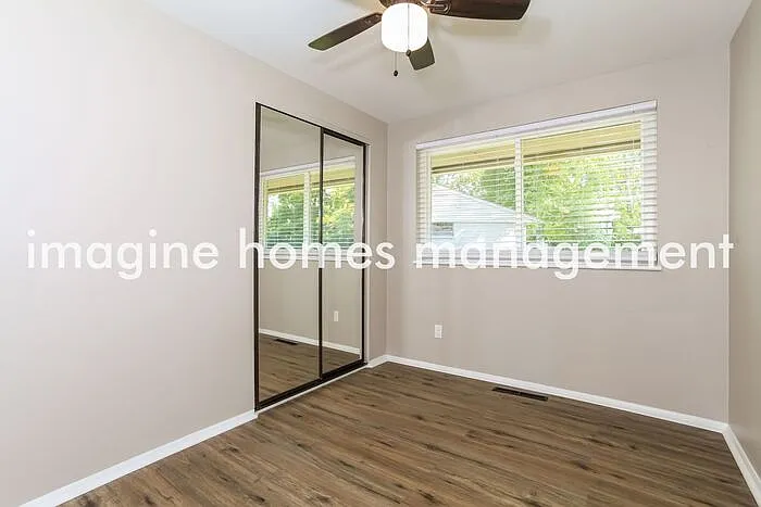 11147 Hawk St — Photo 9