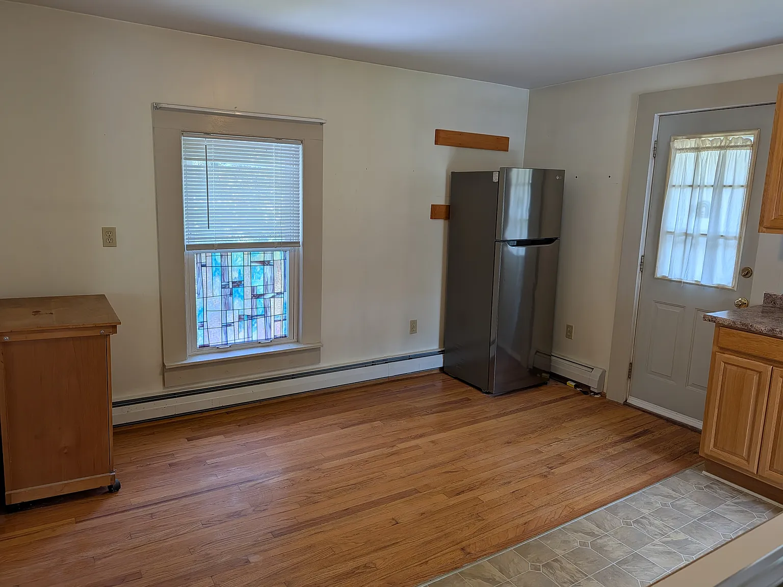 1 bed, 777 sqft, $1,200 — Photo 4