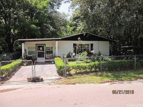 5th image of 826 NE 18th Ter