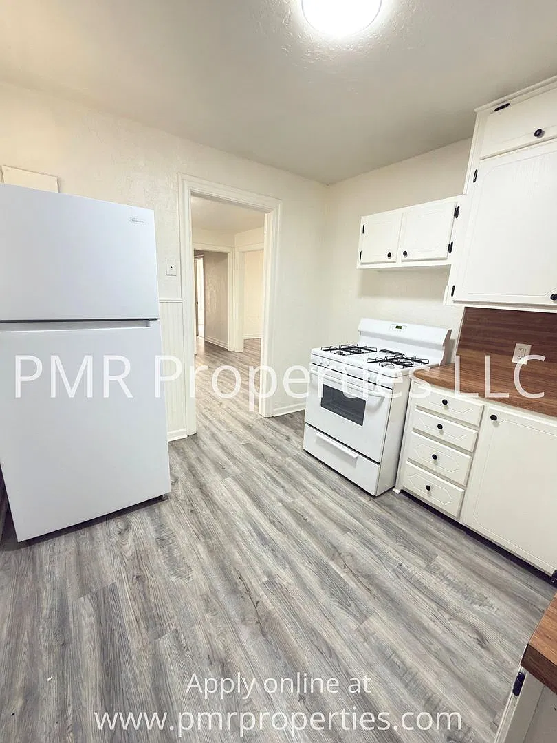 2 Bedrooms - 1 Bathroom House (Move in Special until Feb 1st) — Photo 3