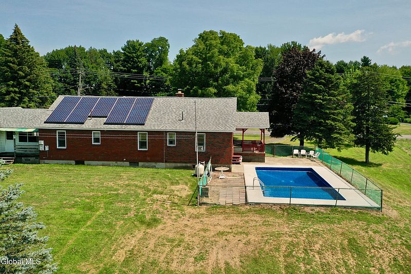 4th image of 268 Middletown Road