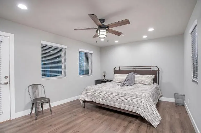 7508 E Highland Ave — Photo 8