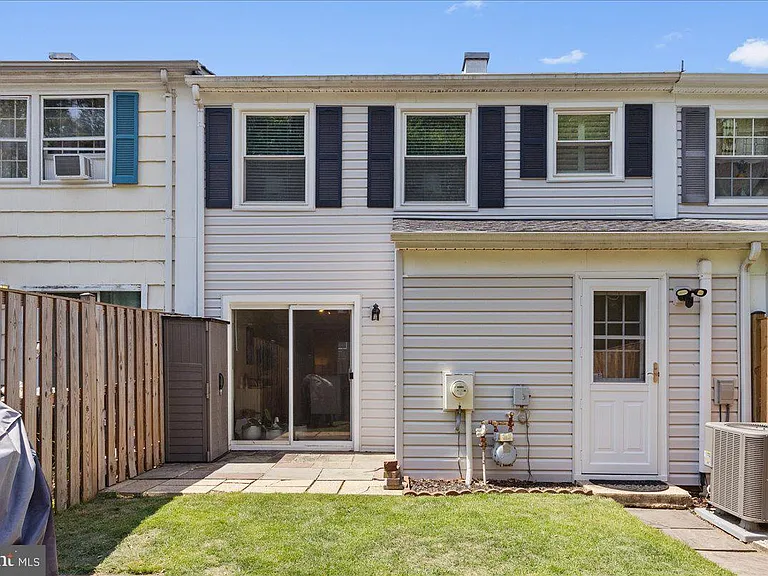 12909 Marquette Ln — Photo 15