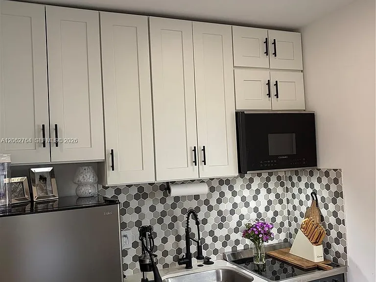 7128 Indian Creek Dr #8 — Photo 2