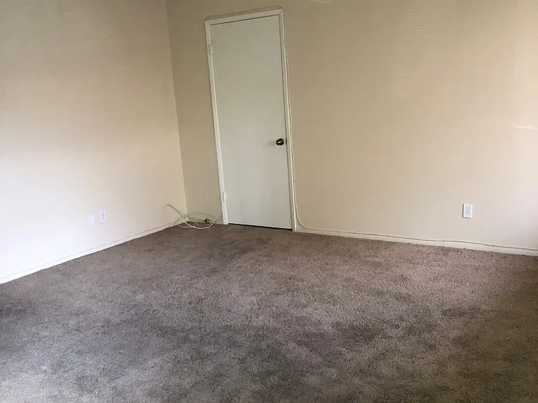 350 E Desert Inn Rd #H201 — Photo 7