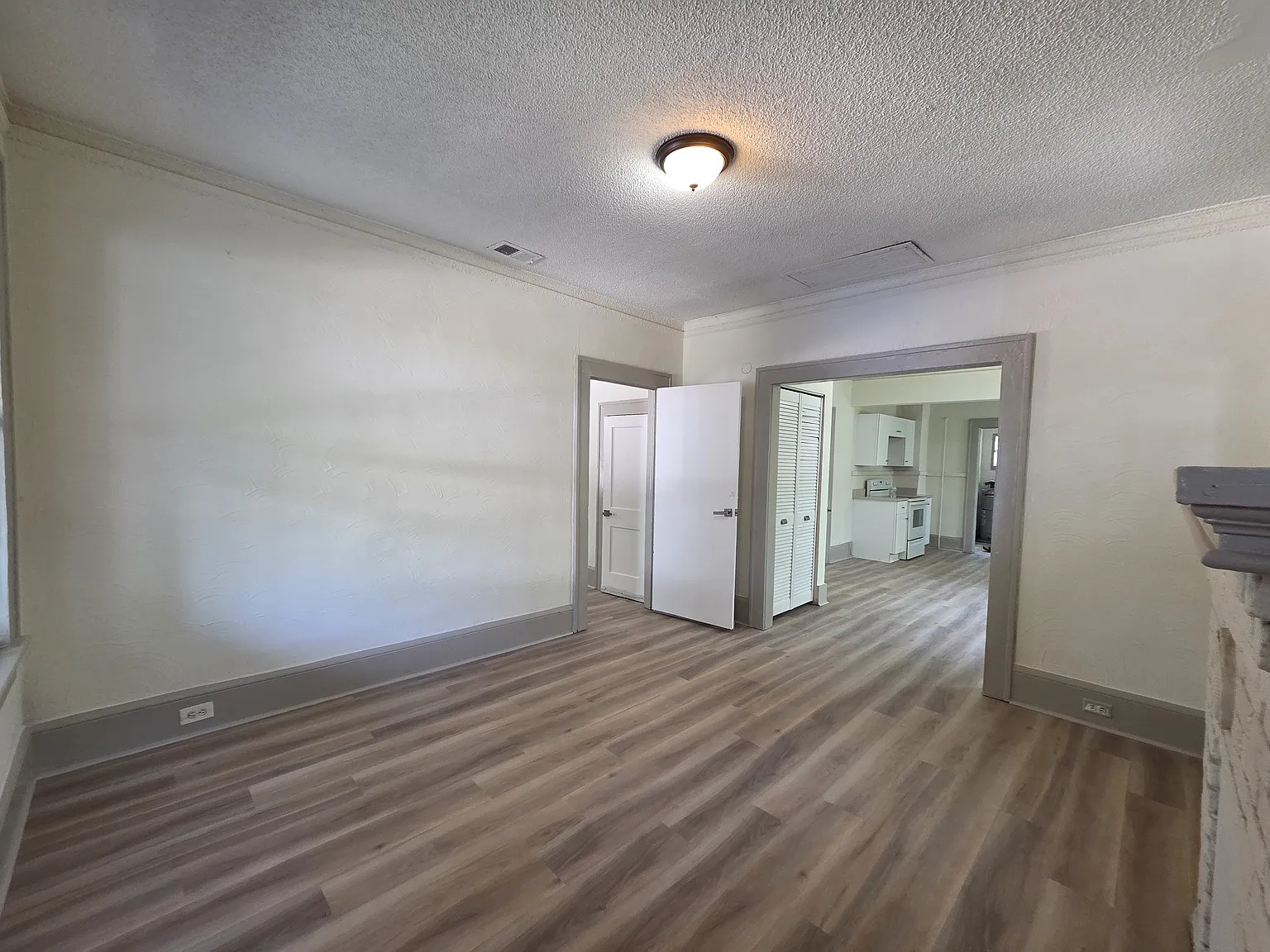 334 Birch St — Photo 2