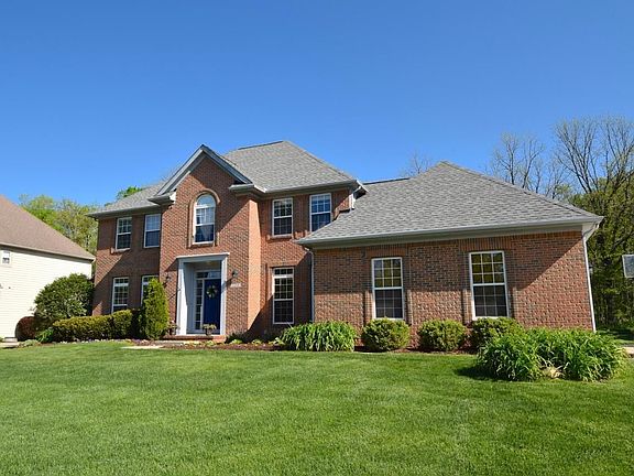 2nd image of 2200 Woodview Ln
