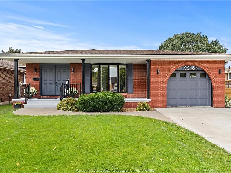 9248 Esplanade Dr #BASEMENT — Photo 1