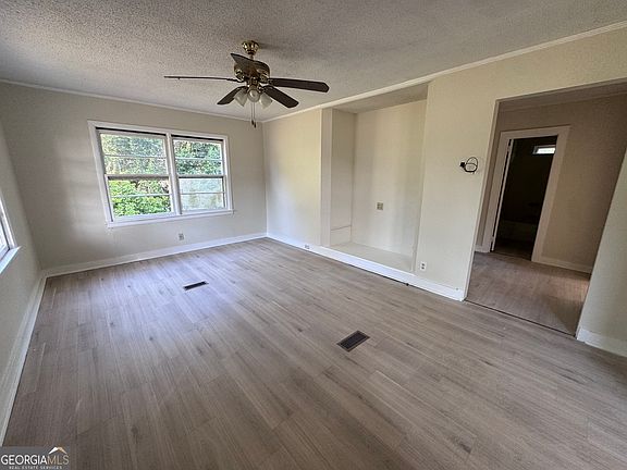 2nd image of 803 Woodland St