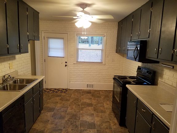 Kitchen with breakfast nook