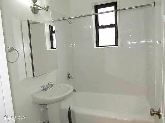 Rented by Kian Realty | media 20