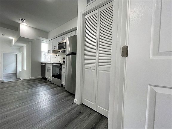 2nd image of 1215 S 13th St #2