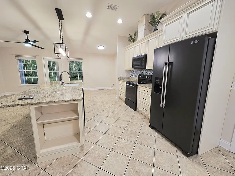 603 Diamonte Cir — Photo 7