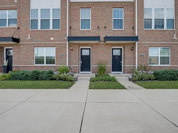 2945 Showplace Dr, Naperville, IL 60564