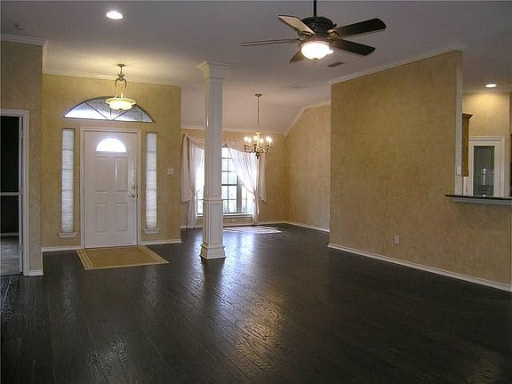 5th image of 10500 Barbara Sue Ct