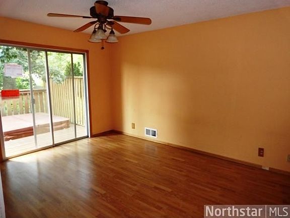 4th image of 2044 Reaney Ave