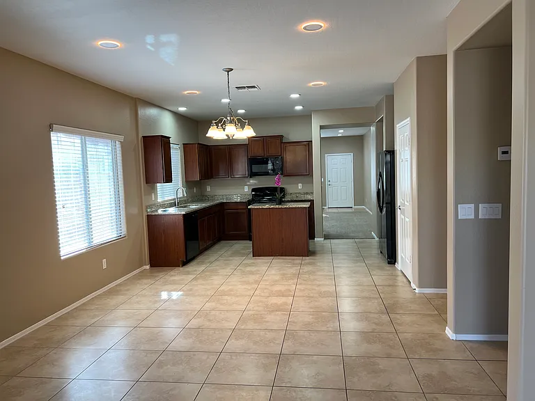 2381 N Monticello Dr — Photo 7
