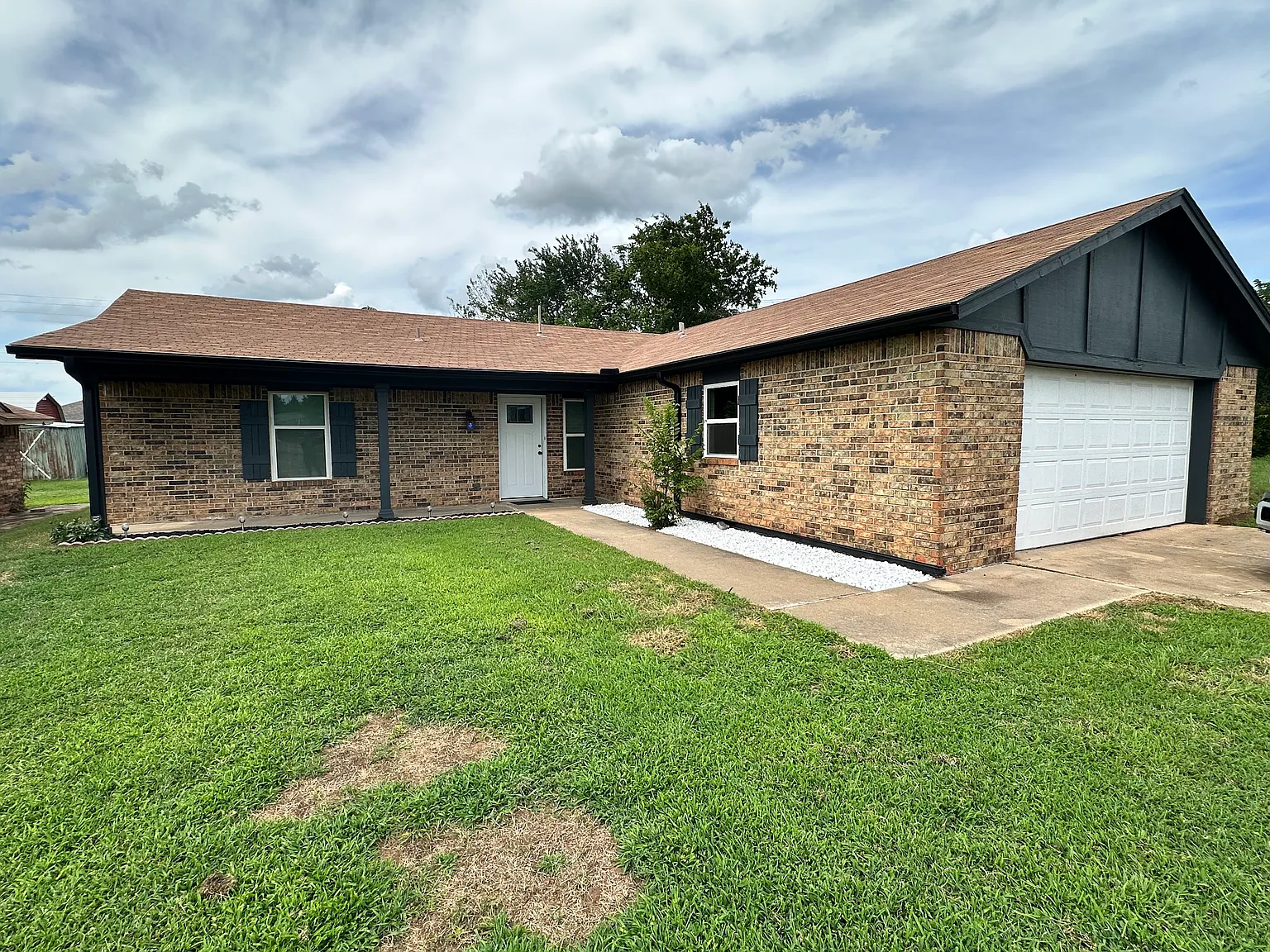 3 bed, 1452 sqft, $1,500 — Photo 1