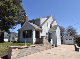 506 2nd Ave SW, Independence, IA 50644