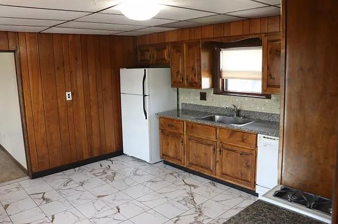 2 bed, 900 sqft, $2,300 — Photo 2