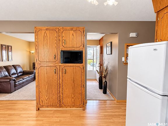 3rd image of 511 Central Avenue S