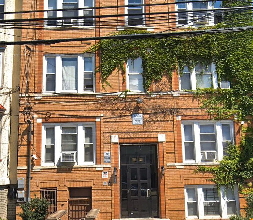 1st image of 110 Arlington Ave APT 6