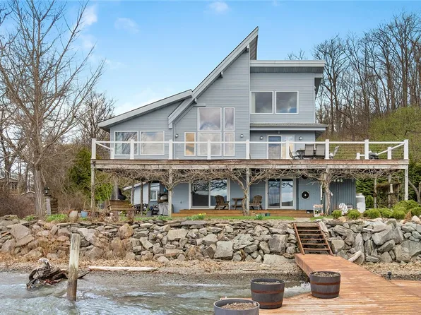 10679 E Lake Rd, Hammondsport, NY 14840