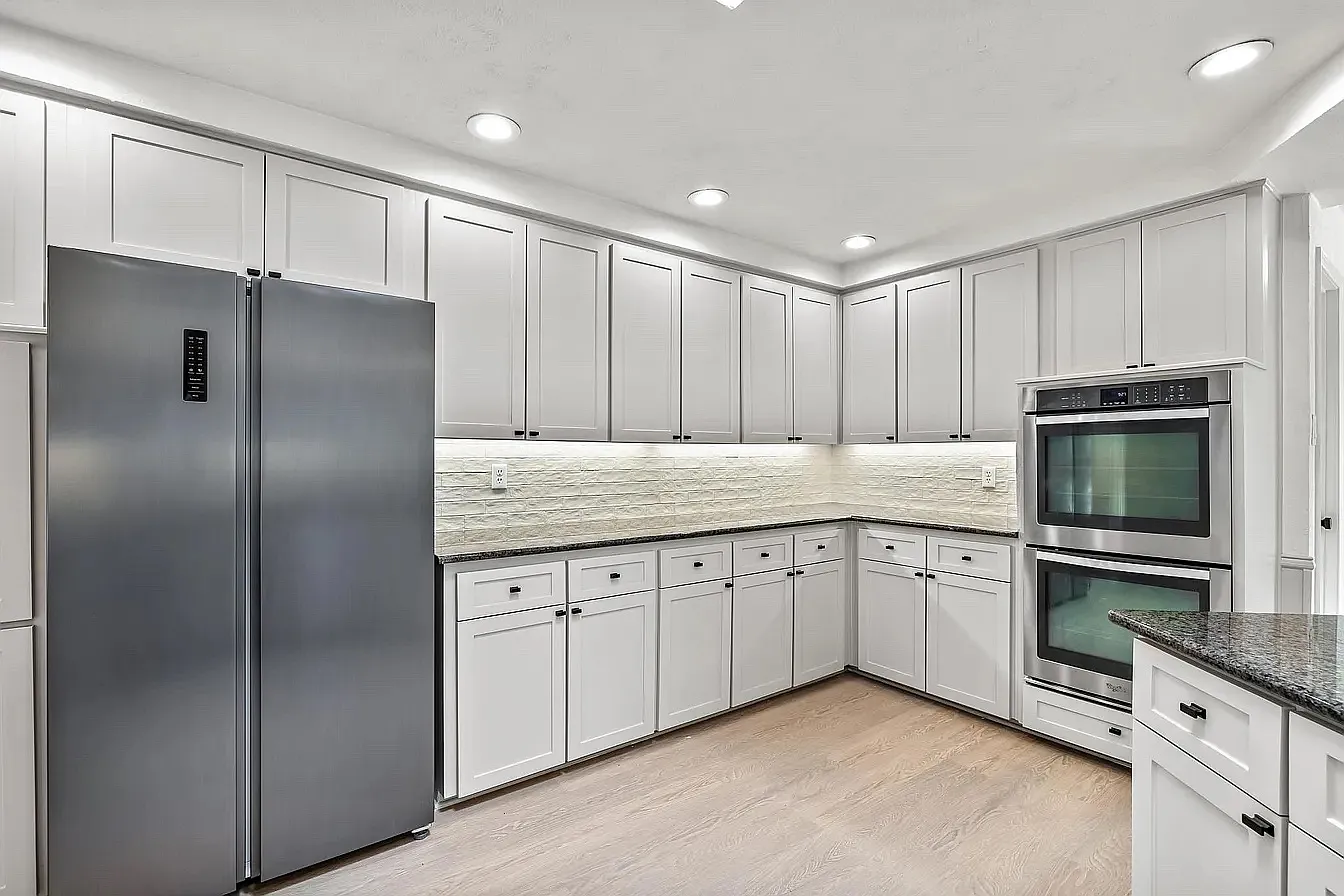 16938 Old Pond Dr — Photo 3