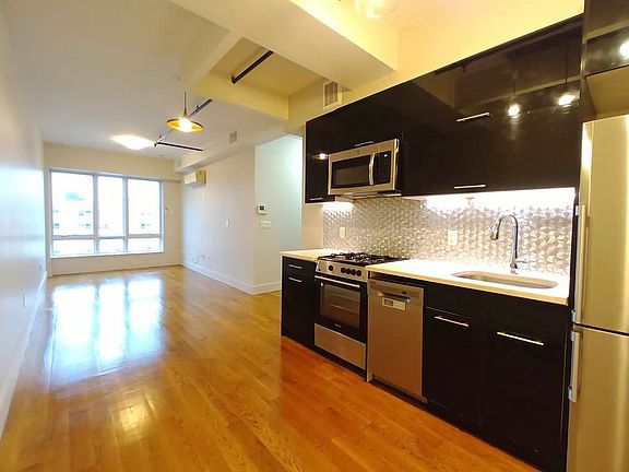 4th image of 880 Dekalb Ave APT 604