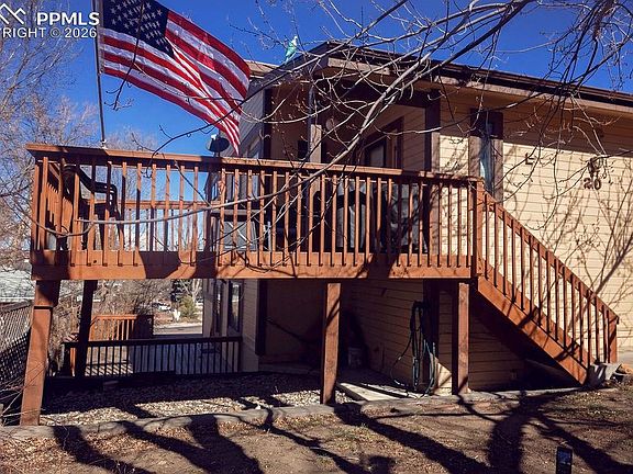 3rd image of 20 Sommerlyn Rd