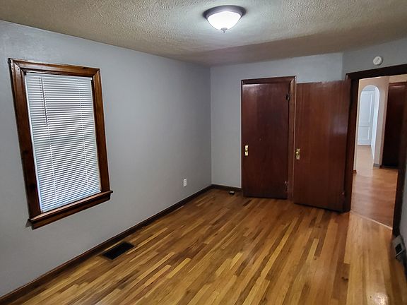5th image of 244 Eula Ave
