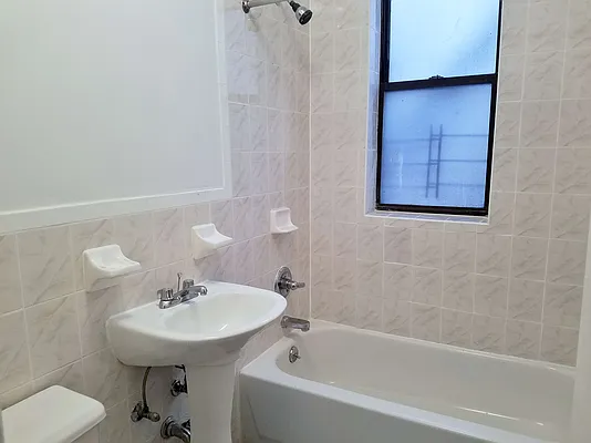 Rented by Julianna Realty Corp | media 18