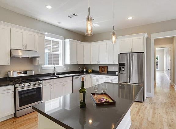 3rd image of 4133 Dhemecourt St