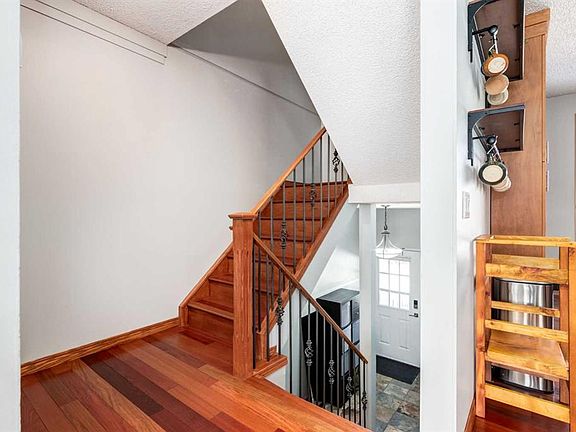 4th image of 5019 46th Ave SW #16
