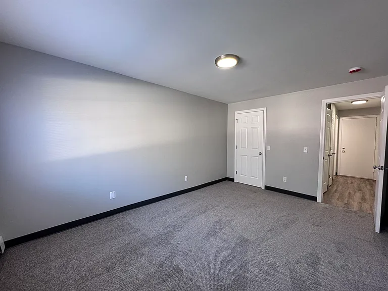 379 Huse Rd #14 — Photo 32