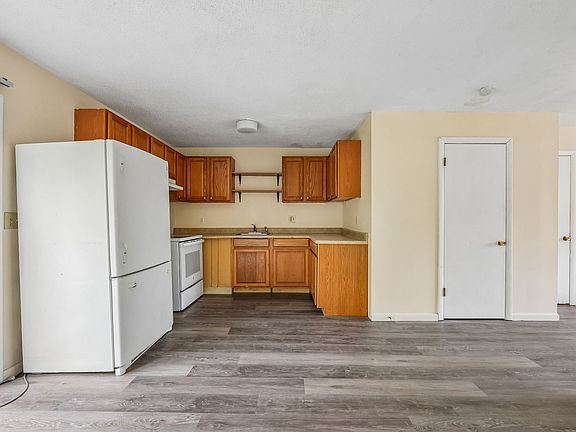 3rd image of 54 Buckridge Rd